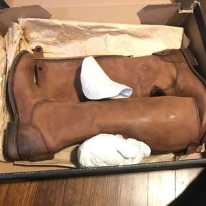 NWT Frye Melissa Button Back Zip Riding Boots
